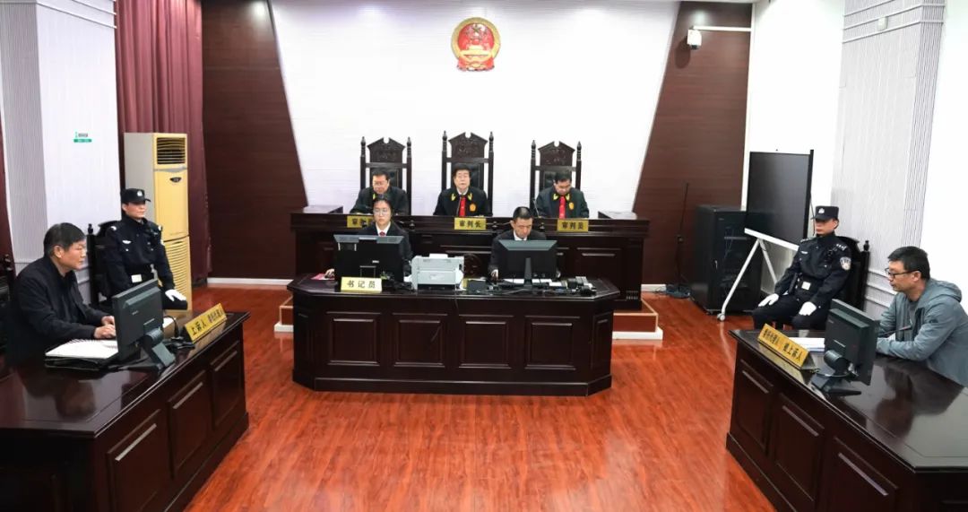 渭南中院院长贺世辉担任审判长公开审理一起民间借贷纠纷案