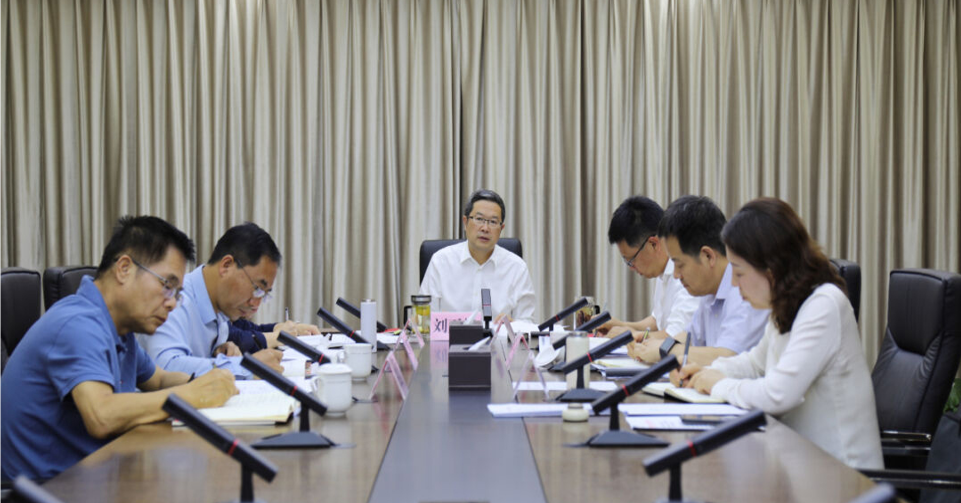 陕西省自然资源厅为西安高新管委会非法拆迁鸣锣开道